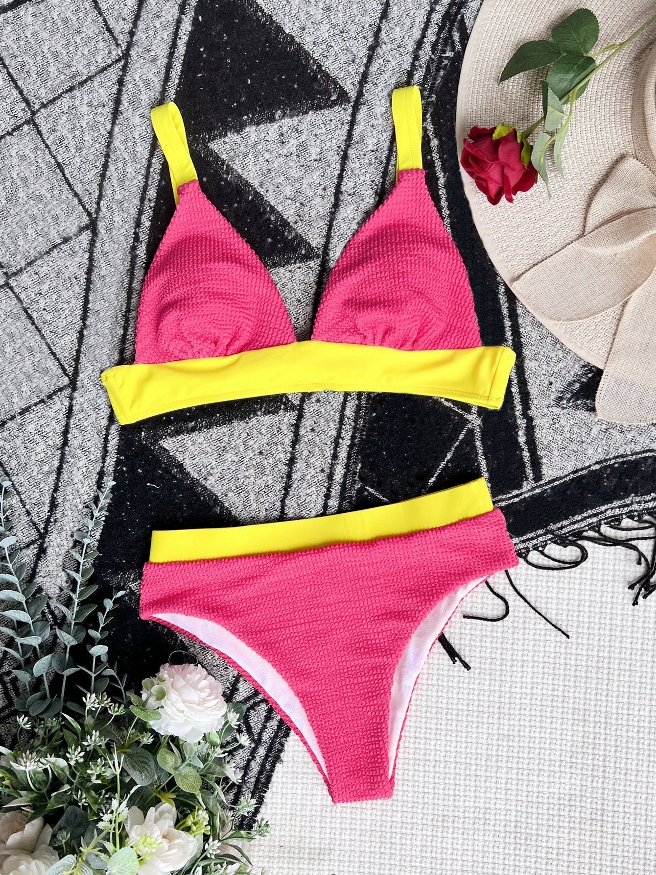 Zara® | Bikini a triangolo strutturato a vita alta