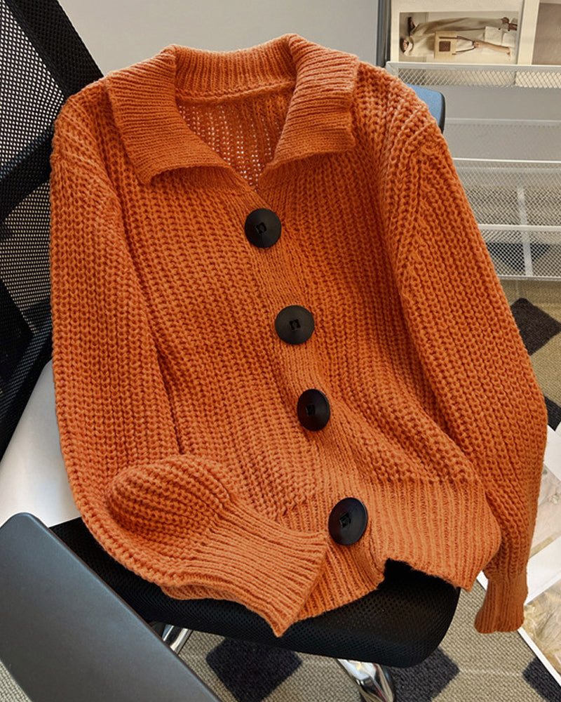 Yara® | Gestrickte orangefarbene Strickjacke mit Knöpfen